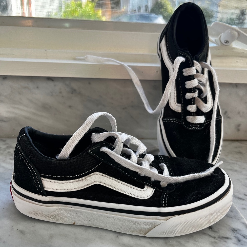 Black Old Skool Vans - size 12c